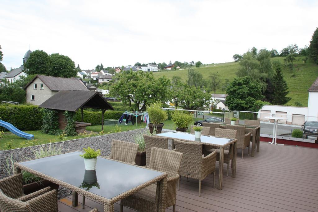 Gasthaus Pension Geimer Plütscheid エクステリア 写真