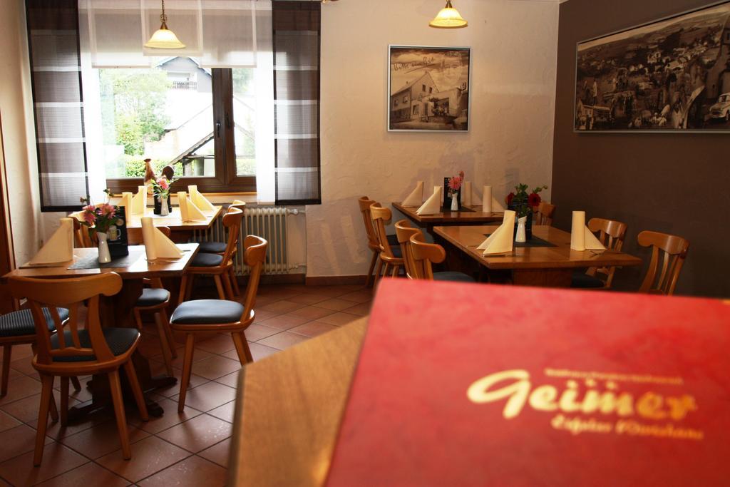 Gasthaus Pension Geimer Plütscheid エクステリア 写真